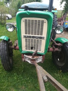 Zmienione przednie reflektory w ursusie C-4011