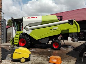 Claas tucano 320