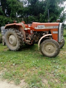 Massey Ferguson 235