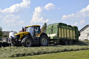 JCB Fastrac & Krone Titan