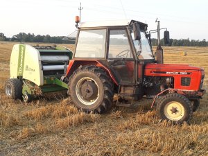 Zetor 7011 + prasa Krone Bellima