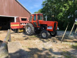 Allis-Chalmers 7020 + Belarka New Holland 650