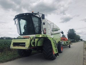 Claas Tucano 450