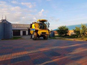 New Holland TC 5050