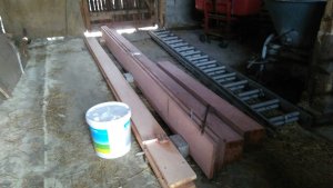 Nowy słup do stodoły