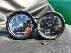 Nowy i stary obrotomierz/licznik MTG do ursusa C-4011