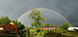 Tęcza po długo oczekiwanym deszczu. 