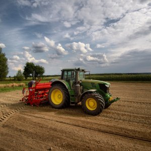 John Deere 6175M, Kuhn Integra 3003