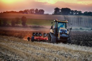 Cat Chellenger MT 765E+Kuhn Challenger