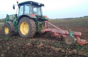 John Deere 5080M + stalpech