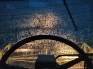 John Deere 530 w pszenicy 