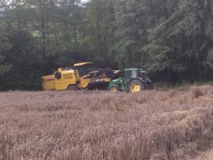 John Deere 6100 New Holland TC54