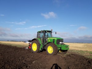 John deere 6830