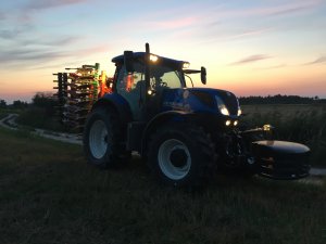 New Holland t7