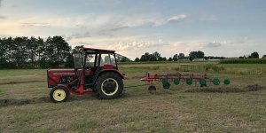 Ursus C-360 i przetrząsarko zgrabiarka 