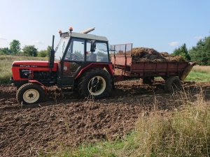 Zetor 7211 + rozrzutnik 