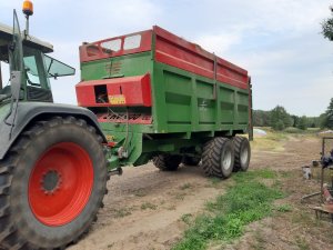 Fendt 818 Vario TMS i Coutandt 2HV900