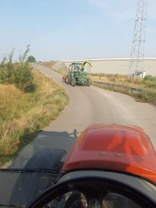 John Deere 5730 i Kubota M135GX 