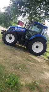 New Holland T5.85