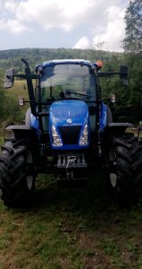 New Holland T5.85