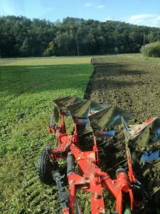 Akpil KM 180 w orce łąki