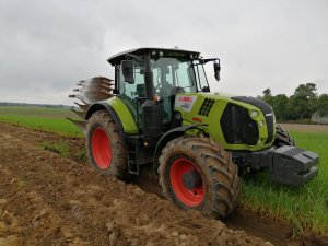 Claas Arion 650