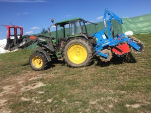 John Deere 2250 & AgroLift 3.0