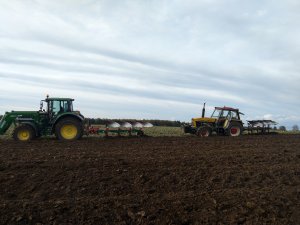 John Deere 6120 kontra Ursus 1214