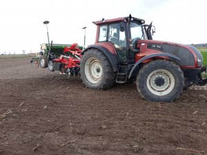 Valtra t170 + Grano System Shark Shop + Amazone D9