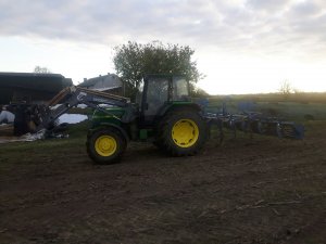 John deere 1950  & gruber Rabewerk 3,2 m