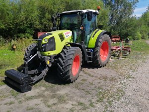 Claas Arion 440