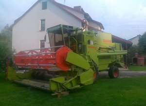 Claas Dominator 85