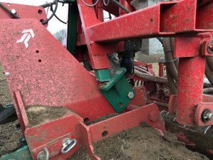 Pęknięcie - Kverneland Accord