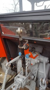 Uchwyt na łącznik górny.