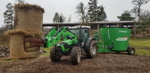 Deutz-Fahr Agrofarm 430G i Samasz optiffed UNO 1000S