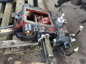 Deutz Fahr DX90 regeneracja podnośnika 