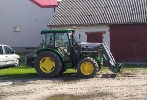 John Deere 5075E