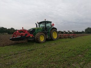 John Deere 6175R + Akpil KM180