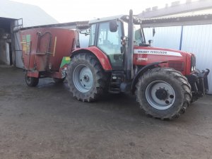 Massey Ferguson 6480 + Strautmann Verti Mix1050 