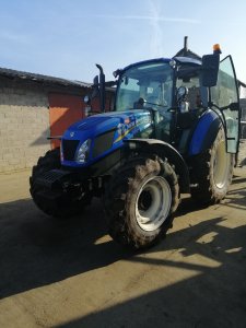 New Holland T5. 75 DC