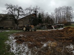 Ursus C-330M z ładowaczem