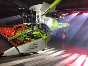 Claas lexion night