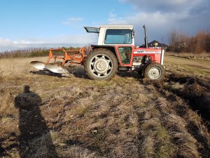 Massey Ferguson 560