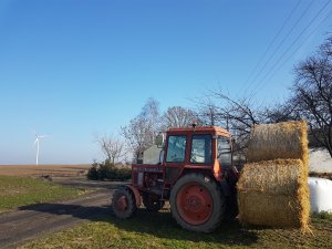 MTZ 82 + widły do bel