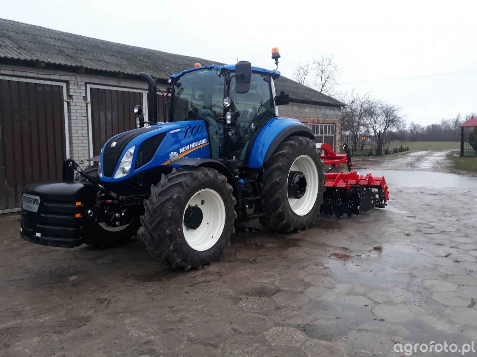 New Holland T5100