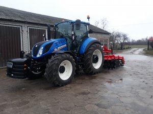 New Holland T5100