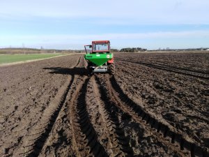 Ursus C-360 3p - siew nawozu