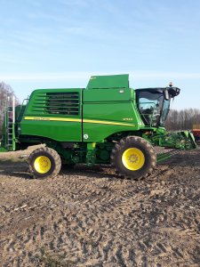 John Deere W540