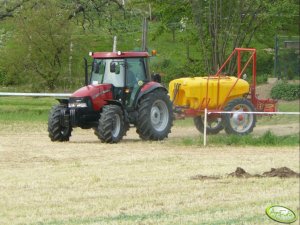 Case JX 95 + opryskiwacz