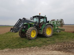 John Deere 6330